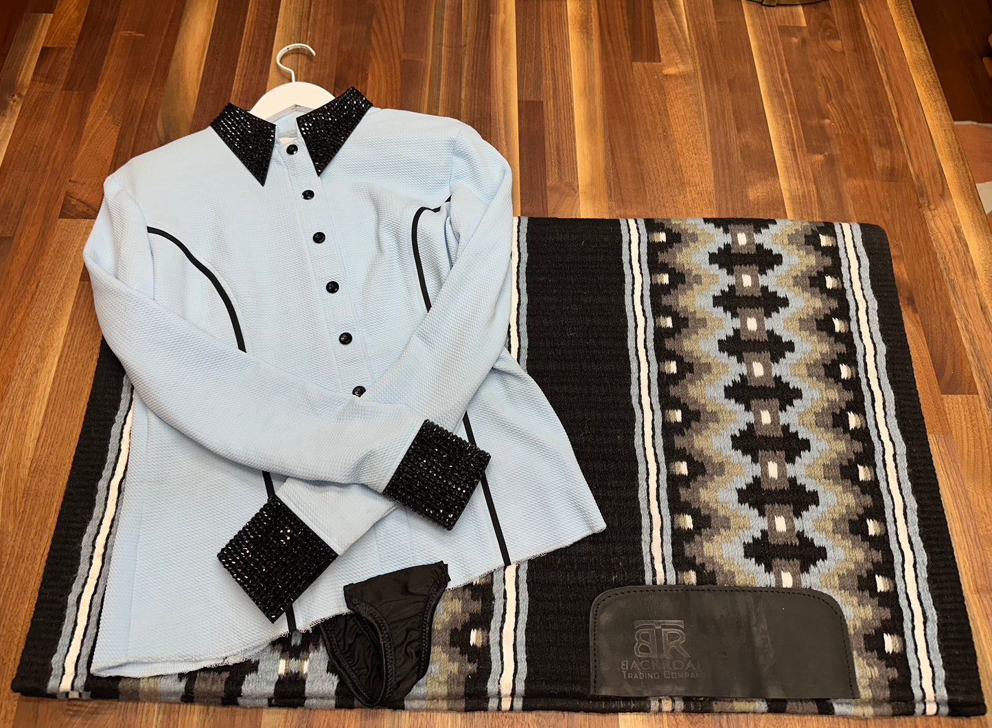 Lucky You Show Clothing Day shirt w/ Backroads pad