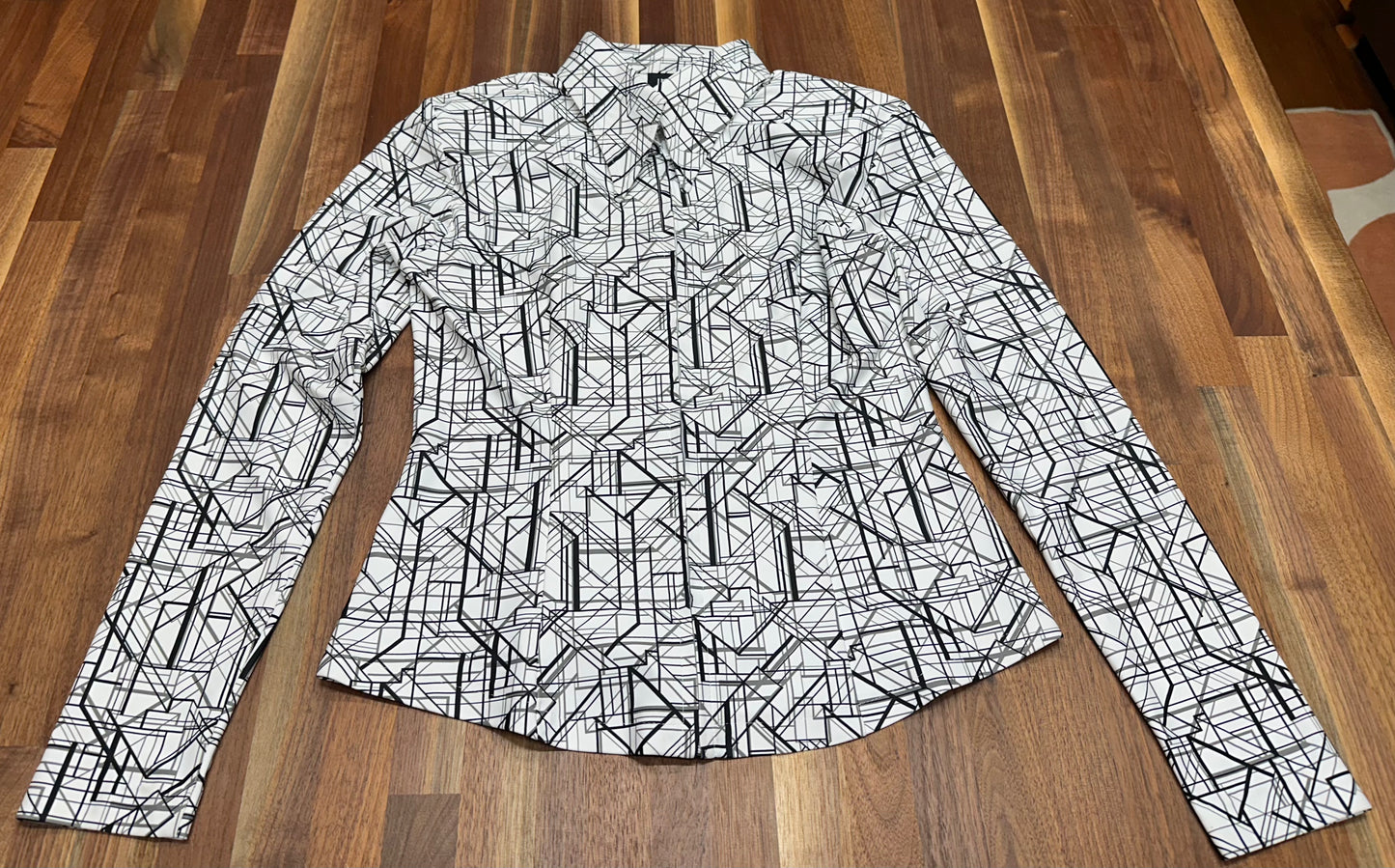 Lisa Nelle Day Shirt - Medium